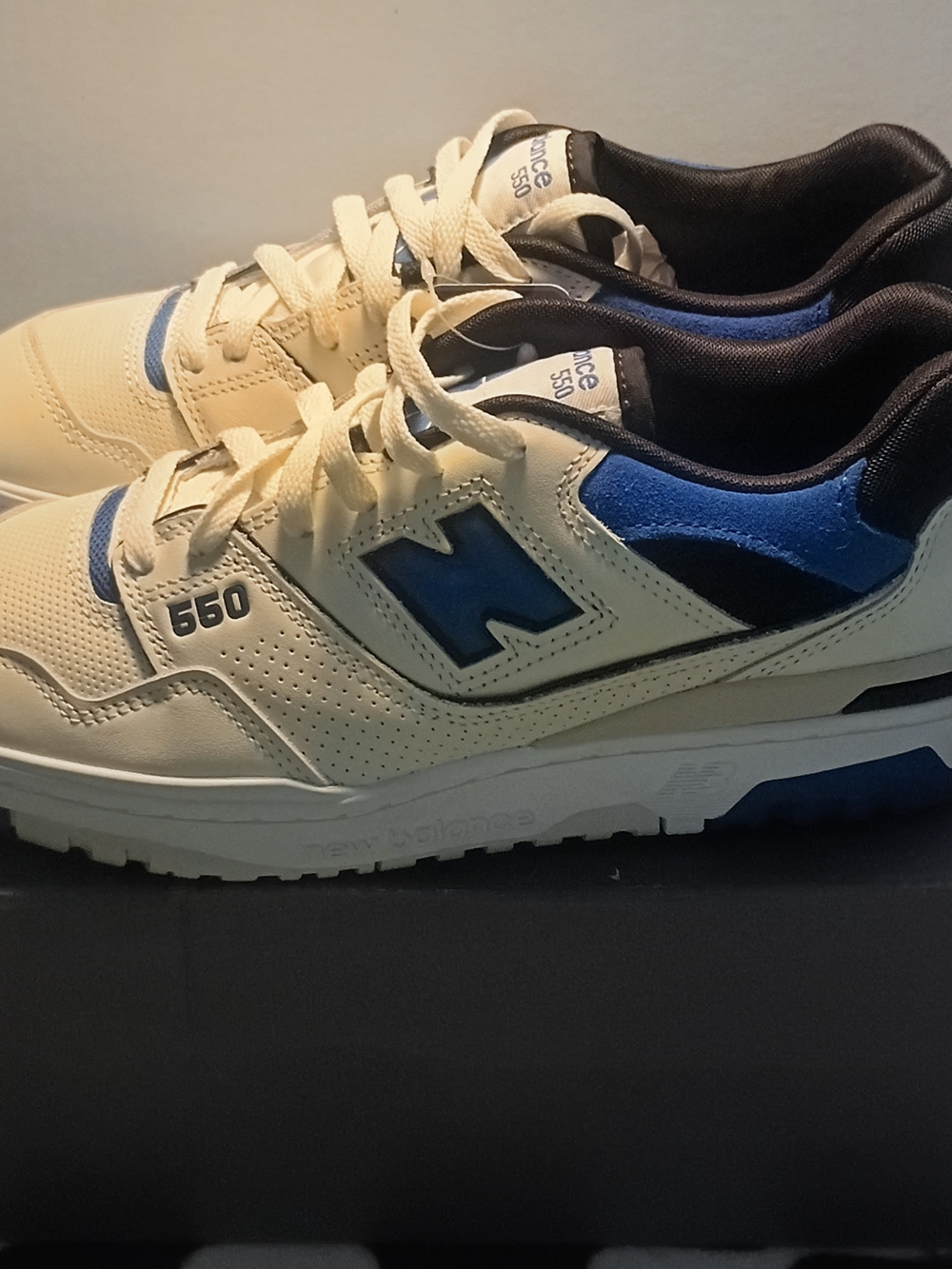 New Balance 550 "Sea Salt Team Royal" – Men's Size 9 (BB550VTA)